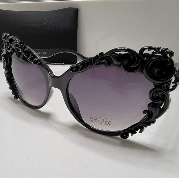 Killstar Enchantra Sunglasses - Picture 1 of 2